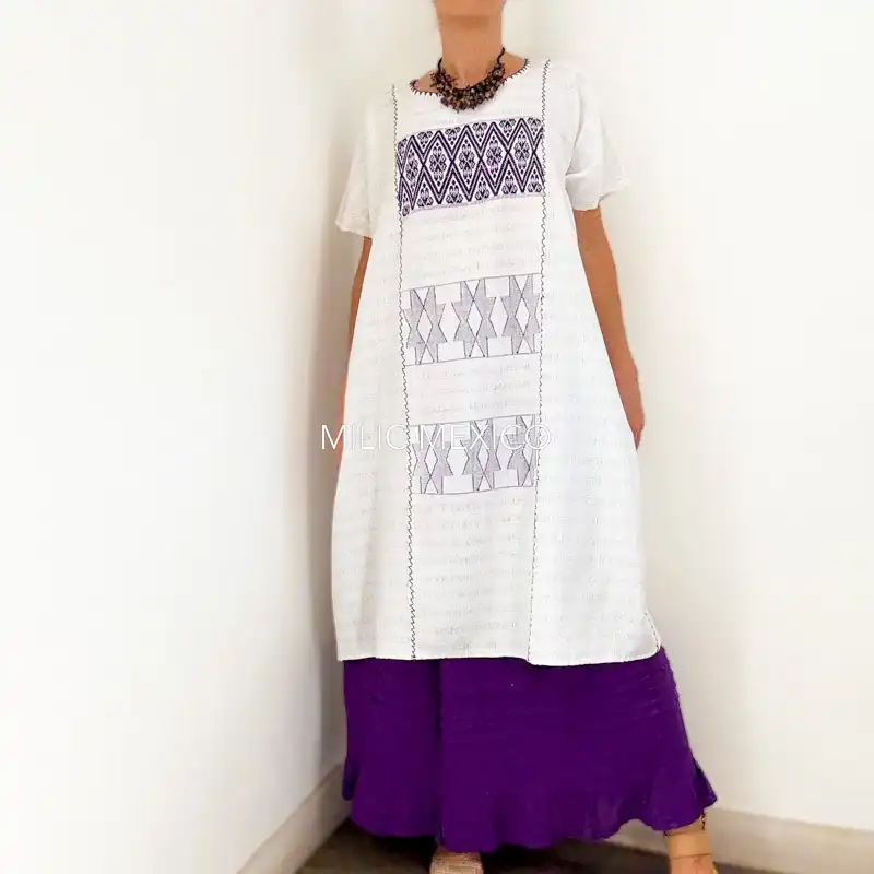 Huipil San Juan Cotzocón 3 lienzos blanco/morado- 3XG - Imagen 4