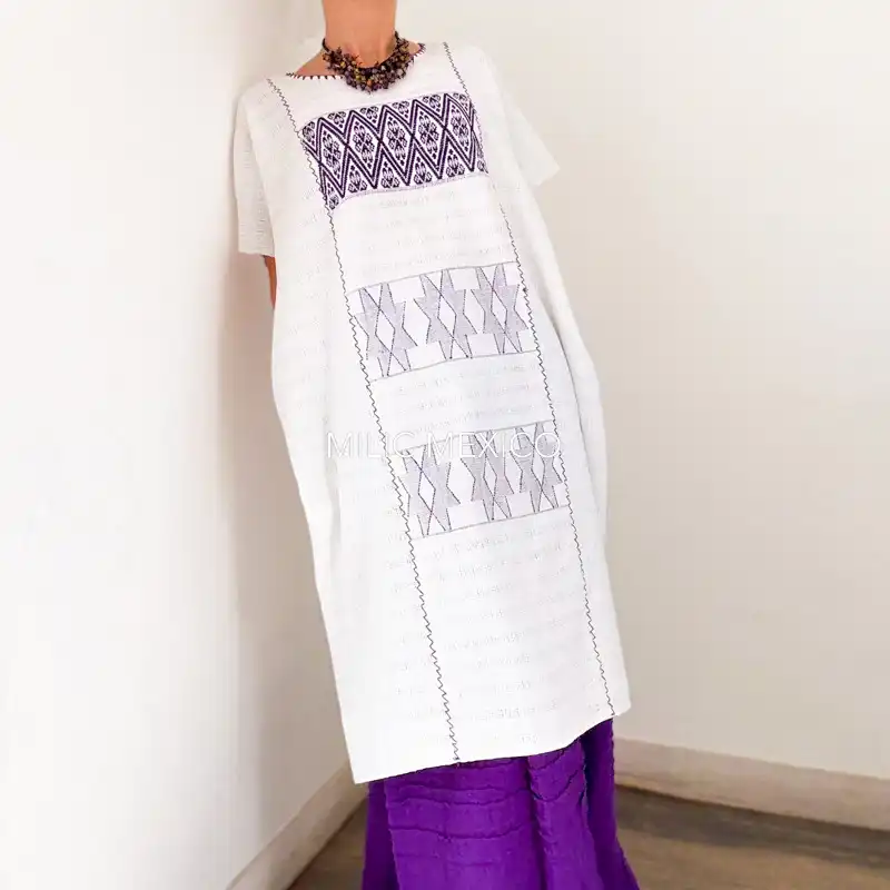 Huipil San Juan Cotzocón 3 lienzos blanco/morado- 3XG - Imagen 3