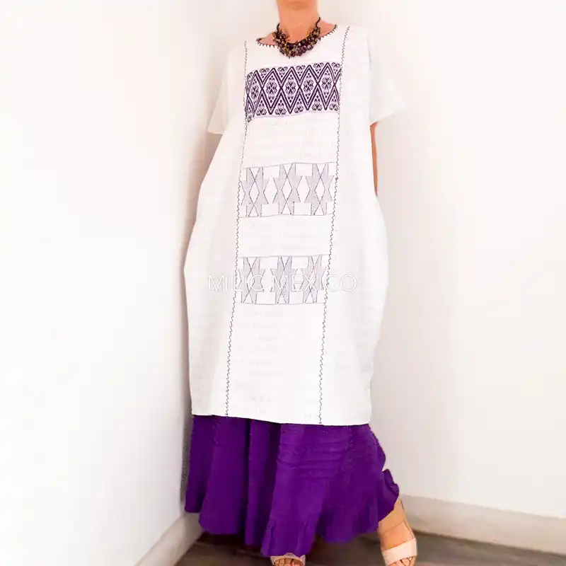 Huipil San Juan Cotzocón 3 lienzos blanco/morado- 3XG - Imagen 2