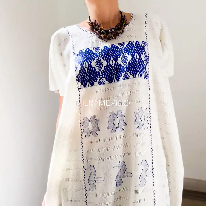 Huipil San Juan Cotzocón 3 lienzos blanco/azul - 2XG - Imagen 2