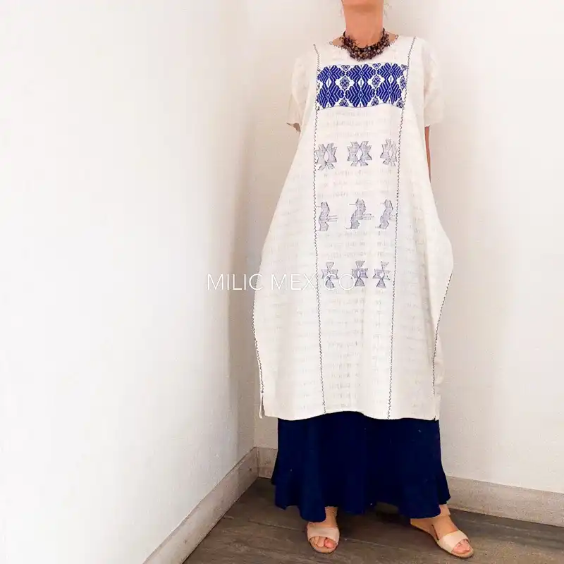 Huipil San Juan Cotzocón 3 lienzos blanco/azul - 2XG - Imagen 3