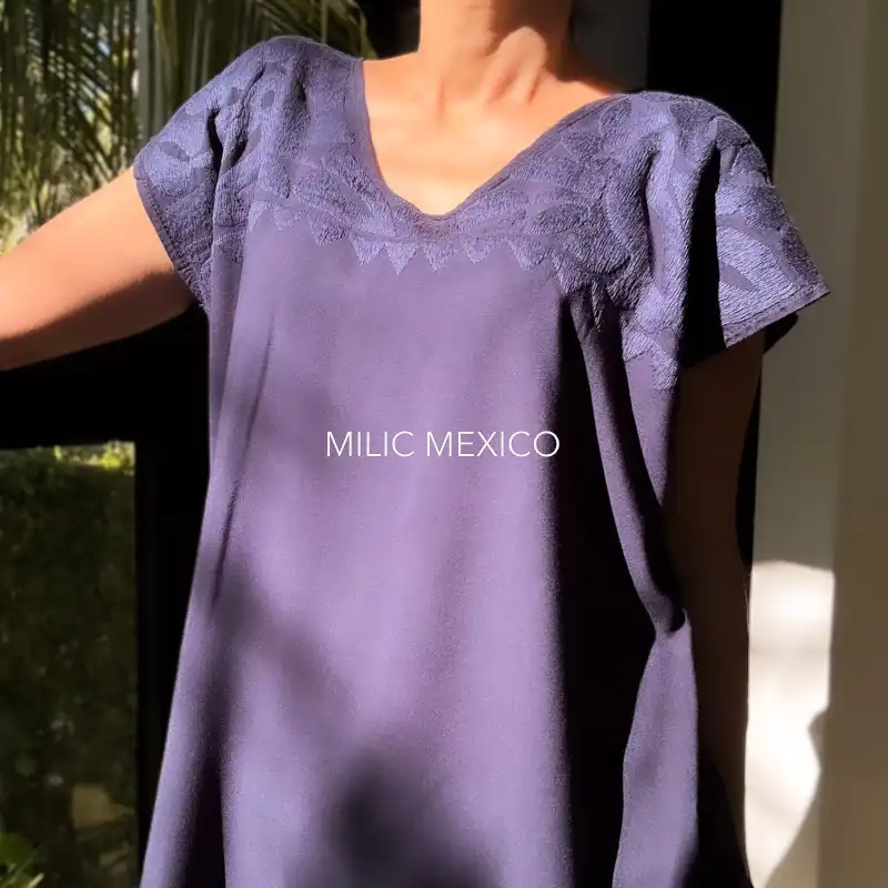 Blusa Jalapa cuello bordado azul marino - M - Imagen 2