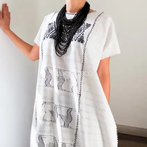 Huipil San Juan Cotzocón 3 lienzos blanco/negro- 2XG