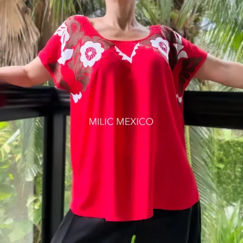 Blusa Jalapa cuello bordado rojo - XG